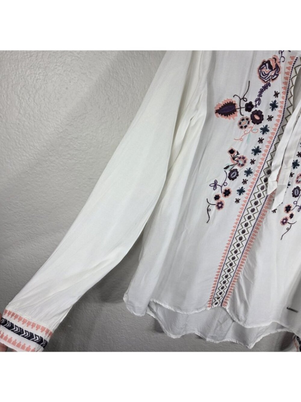 Coupé Collection White Embroided Tunic Shirt Top Size L Long Sleeve Tie Neck - Picture 7 of 16